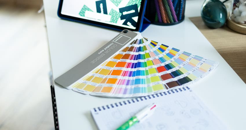 illustration prestation support de communication nuancier pantone